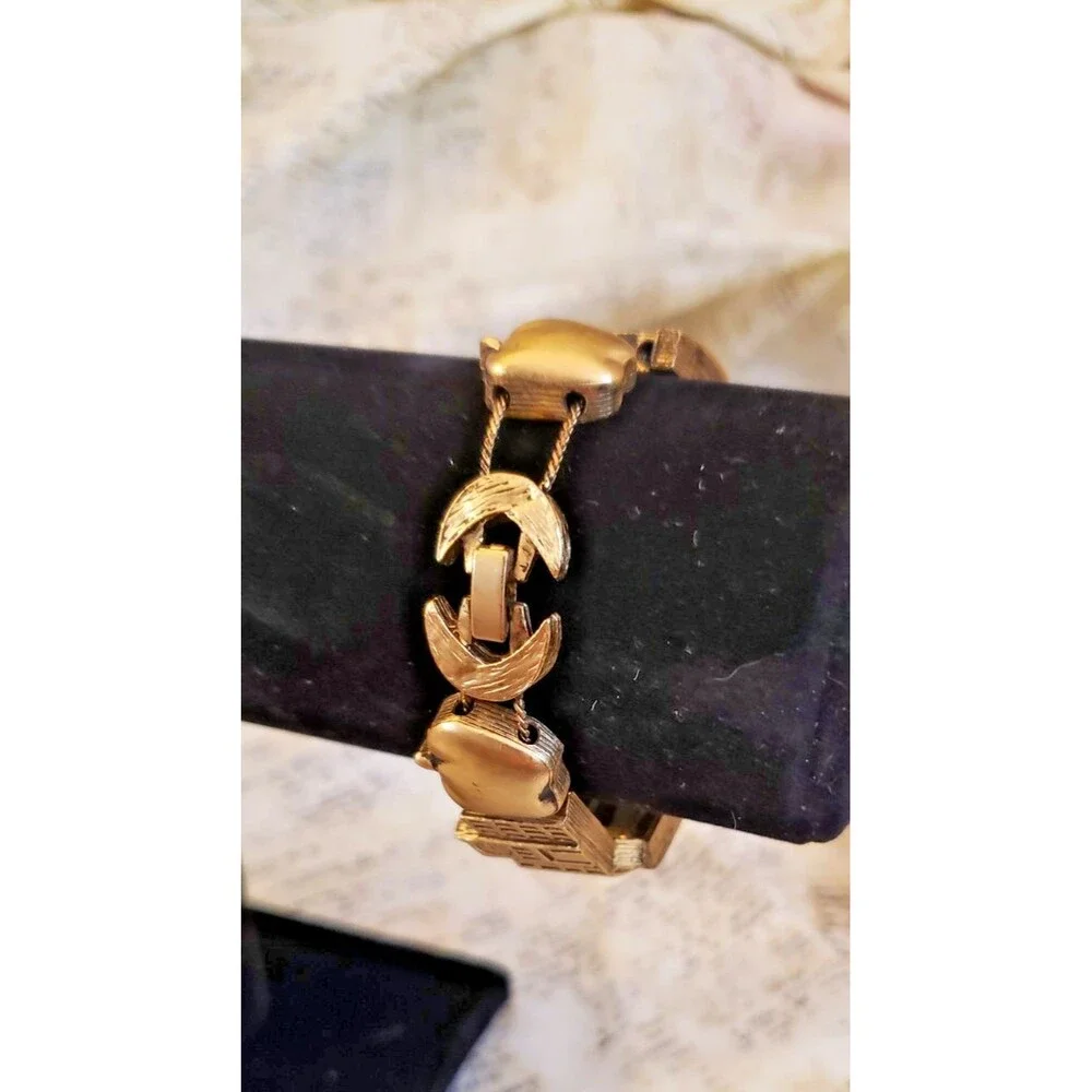 Whimsy, Classy Back to School Metal Charm Bracelet Apples, Schools, Pencils 7
